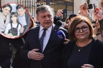 cum arata sotia lui crin antonescu si cu ce se ocupa adina valean a spus la tv ce sotul ei nu voia sa se afle este ca un foc de paie 67ed21cab235c