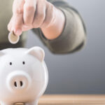 Strategii ingenioase pentru a strânge economii și a-ți asigura o pensie confortabilă, adaptate vârstei tale - Îndrumările unui specialist în finanțe 2 cum sa economisesti eficient si sa construiesti un fond pentru pensie in functie de varsta sfaturile unui expert bancar 68087e4f1dbc6