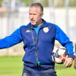 „Dorința fanilor se face auzită: Reghecampf răspunde cererii de întoarcere la Esperance!” 2 daca ma vrea ma va contacta reactia lui reghecampf dupa ce fanii lui esperance l au cerut inapoi 67f6d202645d4