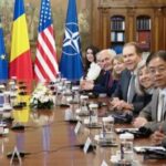 Parlamentarii americani au fost curioși să afle detalii despre evenimentele din decembrie și au apreciat clarificările oferite de Bolojan. 3 delegatia parlamentara din sua l a intrebat pe bolojan ce s a intamplat in decembrie si este multumita de raspunsurile primite 67fe349e376a2