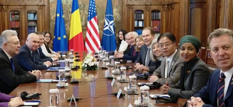 Parlamentarii americani au fost curioși să afle detalii despre evenimentele din decembrie și au apreciat clarificările oferite de Bolojan. 1 delegatia parlamentara din sua l a intrebat pe bolojan ce s a intamplat in decembrie si este multumita de raspunsurile primite 67fe349e376a2