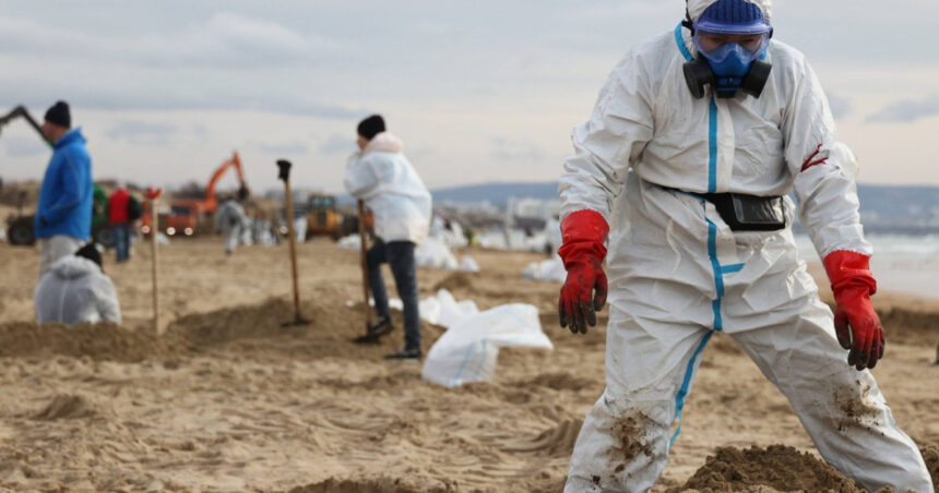 Impactul ecologic devastator al naufragiului celor două petroliere rusești din decembrie afectează grav sezonul turistic pe litoralul Mării Negre 1 dezastrul ecologic cauzat de esuarea celor doua petroliere rusesti in decembrie dau peste cap sezonul turistic de la marea neagra 6802b196c1ec4