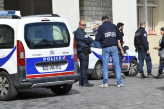 doi politisti francezi de la biroul antinarcotice acuzati de trafic de droguri si spalare de bani 67f01b711c318