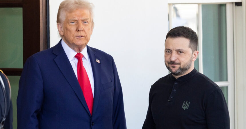 Donald Trump își exprimă din nou reticența față de Volodimir Zelenski, dar subliniază că nu-l consideră responsabil pentru conflictul din Ucraina. 1 donald trump aminteste din nou ca nu este un fan al lui volodimir zelenski dar spune ca nu l invinovateste pentru razboiul din ucraina 680205ef9a250