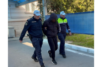 doua persoane urmarite national depistate de politistii din navodari si incarcerate 67ffaf7151706