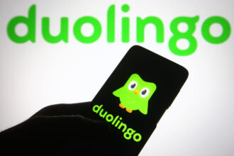 duolingo inlocuieste contractorii cu inteligenta artificiala 681080a759e45