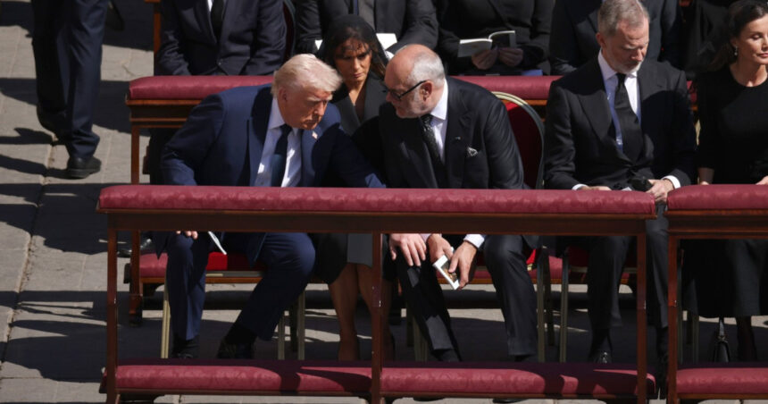 După discuția cu Zelenski, Trump a fost interpelat de un lider european despre intențiile sale față de Rusia. Răspunsul liderului american a fost surprinzător. 1 dupa intalnirea cu zelenski trump a fost intrebat direct de un lider european ce planuri are cu rusia ce a raspuns liderul american 680deb0df2c0a