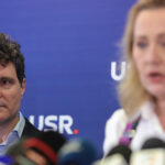 Elena Lasconi critică dur atitudinea lui Nicușor Dan: „Cum poate să-și exprime iubirea pentru fiica sa? Cu ce drept să adune un popor?” Răspunsul primarului. 2 elena lasconi il ataca pe nicusor dan nu i poate spune te iubesc propriei sale fiice cum ar putea uni un popor reactia edilului 67f6e3107acf7
