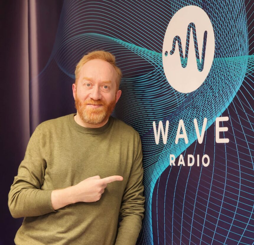 Erwin Șimșensohn, directorul TSC, la WAVE Radio: „SEAS își deschide porțile și în acest an”. Ce noutăți ne pregătește stagiunea? 1 erwin simsensohn directorul tsc la wave radio seas continua si anul acesta cu ce va veni nou aceasta stagiune video 67f7d414df8f2
