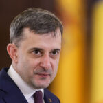 „Mesajul de căldură al Papei Francisc pentru România: Îmbrățișări în fiecare colț al țării în 2019” 2 exclusiv ambasadorul romaniei la vatican in 2019 papa francisc a imbratisat romania in fiecare localitate unde s a aflat 6808f87ca63e4