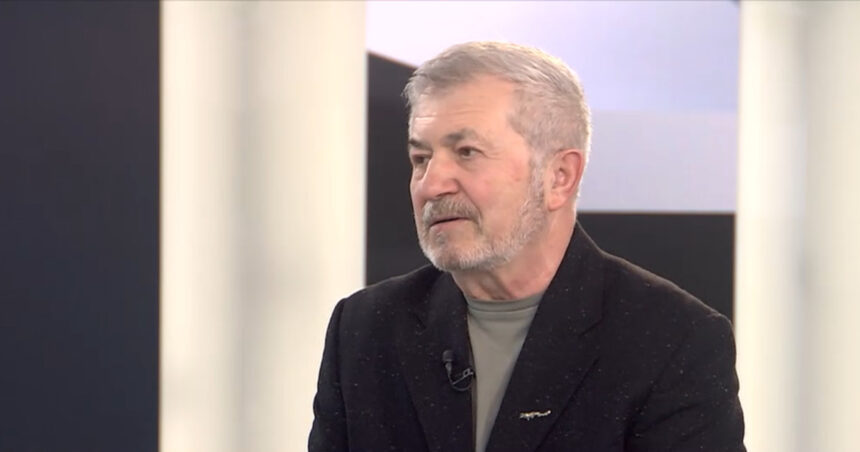 Povestea lui Petrișor Tănase: Cum securiștii te transformau în ospătar pentru a spiona conversațiile intime 1 exclusiv interviu petrisor tanase securistul te punea sa duci la masa ca ospatar farfurii sau scrumiere speciale cu microfoane 6803a6977efa2