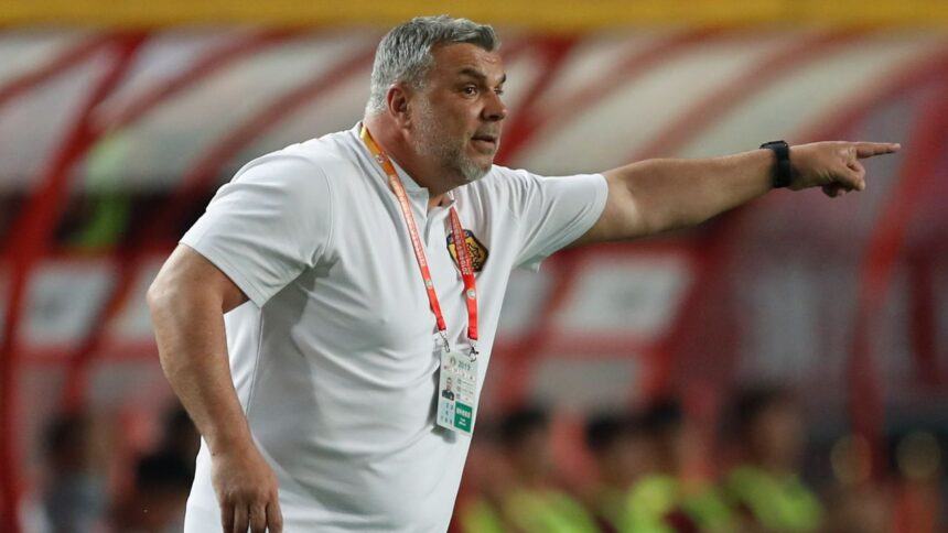 Olăroiu, antrenorul cu cel mai mare câștig din istoria Emiratelor: venitul său depășește pe cel al lui Zaccheroni și Roy Hodgson 1 exclusiv olaroiu cel mai bine platit selectioner din istoria emiratelor salariul sau peste cele ale lui zaccheroni si roy hodgson 68074b00c4901