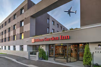 exclusiv primul hotel dintr un aeroport romanesc va fi vandut confirmare 67edc73807973