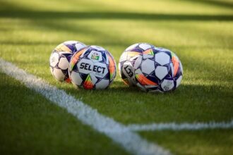 exclusiv un an de la accidentarea teribila a mijlocasul care a impresionat in superliga a fost rupt totul in genunchi revine sezonul urmator 67f8c37089084