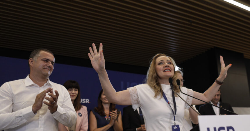Decizia despre candidatura Elenei Lasconi va fi anunțată în două săptămâni, afirmă Viziteu (USR). „Campania va continua până atunci!” 1 exclusiv viziteu usr spune ca decizia privind candidatura elenei lasconi se va lua peste doua saptamani pana atunci campania va continua 67f67aeba3549