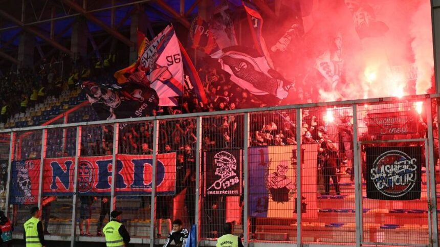 Suporterii FCSB ar putea urma exemplul lui Dinamo! Propunerea lăudată de Mihai Stoica: "Impecabilă" 1 fanii fcsb ar putea face o schimbare dupa modelul dinamo ideea sustinuta de mihai stoica excelenta 67ffea6d10f31