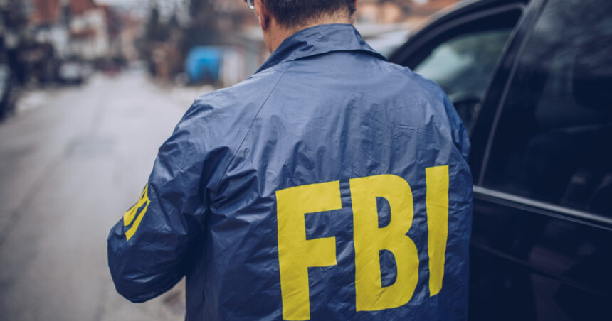 FBI a prins o judecătoare suspectată că a facilitat evadarea unui imigrant ilegal de la arest 1 fbi a retinut o judecatoare pe care o acuza ca a ajutat un imigrant ilegal sa evite arestarea 680bbda60b326