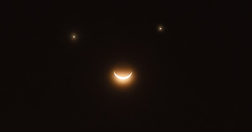 Spectacol cosmic rar: Luna, Venus și Saturn se alătură pentru a crea un „zâmbet stelar”. Descoperă data acestui eveniment! 1 fenomen rar pe cer vizibil din toata lumea luna venus si saturn formeaza o fata zambitoare cand se va intampla 680262b35d75c