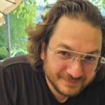 Florin Dumitrescu a avut de gând să părăsească România pentru totdeauna, dar a avut o schimbare de planuri înainte de a semna cu PRO TV. Iată ce l-a făcut să rămână. 3 florin dumitrescu a vrut sa plece definitiv din romania inainte sa semneze cu pro tv motivul pentru care s a razgandit 67f8c762754a3