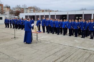 foto 20 de ofiteri si subofiteri de la ijj constanta inaintati in grad cu ocazia zilei jandarmeriei romane 67ee5e9370b45