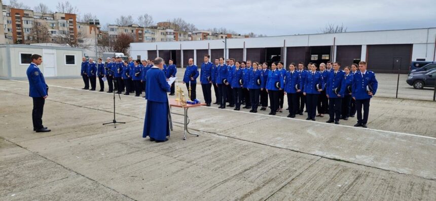 foto 20 de ofiteri si subofiteri de la ijj constanta inaintati in grad cu ocazia zilei jandarmeriei romane 67ee5e9370b45