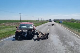foto accident groaznic 4 masini s au ciocnit pe un drum european intens circulat traficul este blocat 680e1f76d3c76
