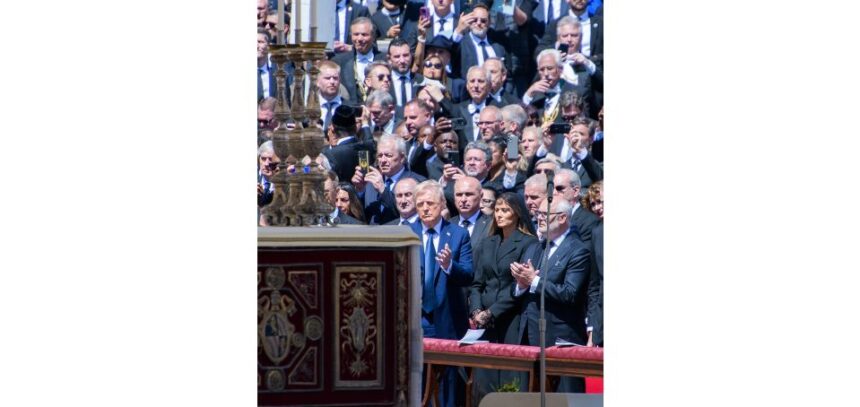 Imagini inedite de la ceremonia de rămas bun pentru Papa Francisc: Ilie Bolojan alături de Donald Trump. 1 foto administratia prezidentiala a publicat imagini dupa inmormantarea papei francisc ilie bolojan in spatele lui donald trump 680d2f0ec8c40