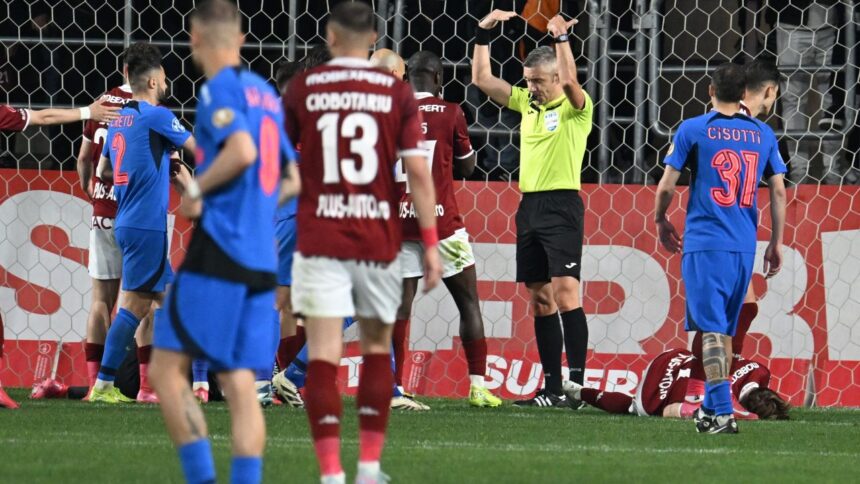 "Un moment neașteptat: Dialogul lui Radu Petrescu cu Ovidiu Hațegan despre cererea de penalty a celor de la Rapid în meciul cu FCSB" 1 foto ciocnire involuntara ce i ar fi spus radu petrescu lui ovidiu hategan la faza in care rapid a cerut penalty cu fcsb 680f3e505a03f