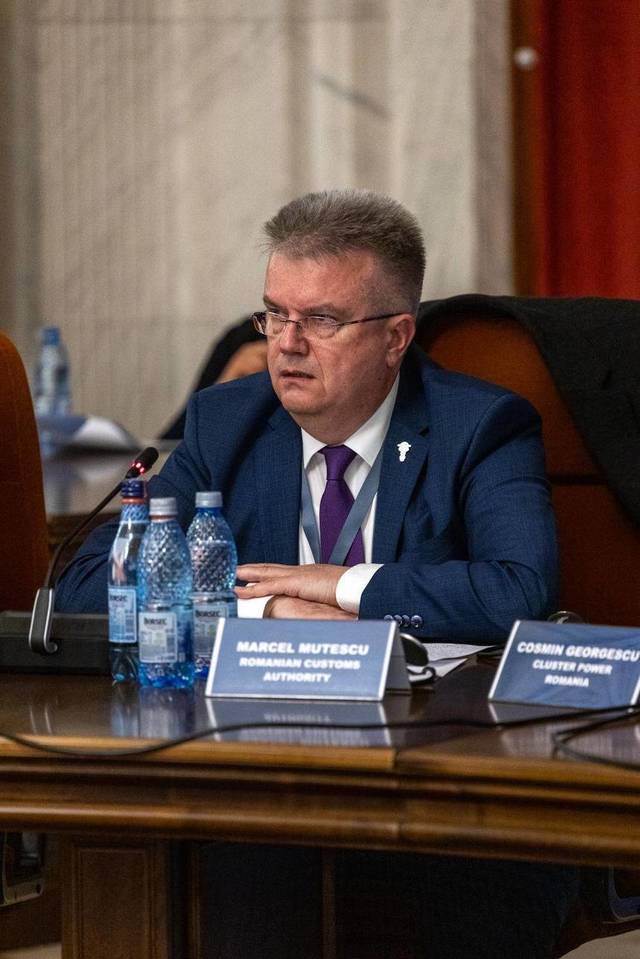 Directorul Autorității Vamale Române dezvăluie planuri pentru instalarea de scanere în punctele de frontieră Isaccea și Moravița, urmând ca până la sfârșitul anului să fie adăugate alte șase asemenea echipamente în diverse locuri de trecere! 1 foto directorul autoritatii vamale romane anunta montarea de scanere la isaccea si moravita pana la finalul anului vor mai fi amplasate sase asemenea dispozitive si in alte vami 67f93c64c30a1
