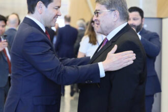 foto emil hurezeanu s a intalnit cu secretarul de stat al sua marco rubio la bruxelles 67efc5b312fb0