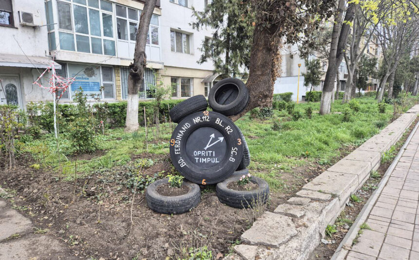 Împreună în verde: Locuitorii unui imobil de pe bulevardul Ferdinand din Constanța au transformat spațiul într-o grădină de vis 1 foto locuitorii unui bloc de pe bulevardul ferdinand din constanta au amenajat o gradina de poveste 67f3abc8a0656