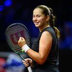 Ostapenko o înfruntă pe Sabalenka și o învinge pe Swiatek în finala electrizantă de la Stuttgart! 3 foto si video dupa ce a nasit o din nou pe swiatek ostapenko a dezmembrat o pe sabalenka in finala de la stuttgart 680646564d272