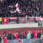 Capturarea fericirii! Suporterii și dinamoviștii au petrecut împreună după triumful în fața Universității Cluj 2 foto si video imaginile bucuriei dinamovistii au sarbatorit alaturi de fani dupa victoria cu universitatea cluj 67fac7ceb2c2a