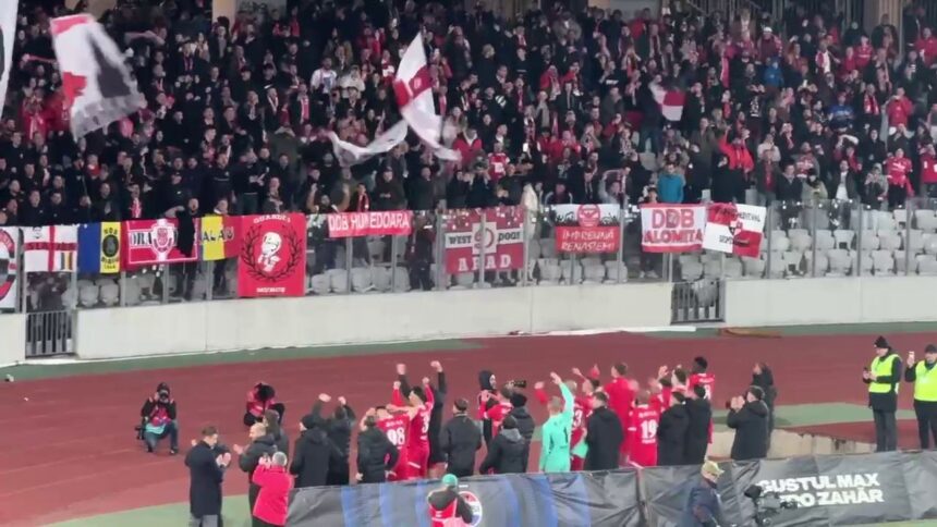 Capturarea fericirii! Suporterii și dinamoviștii au petrecut împreună după triumful în fața Universității Cluj 1 foto si video imaginile bucuriei dinamovistii au sarbatorit alaturi de fani dupa victoria cu universitatea cluj 67fac7ceb2c2a