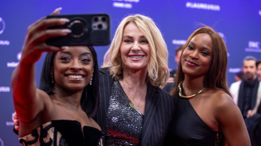 Nadia Comăneci, o stea strălucitoare la Gala Laureus! 1 foto si video nadia comaneci a stralucit la gala laureus 68089157904f4