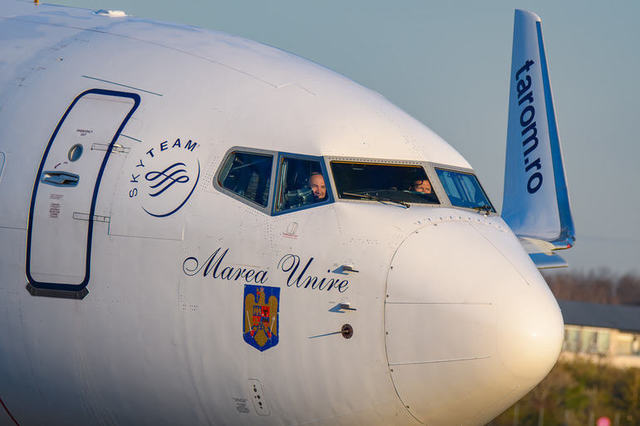 TAROM colaborează cu un bucătar renumit pentru a aduce delicii culinare la bord! 1 foto tarom semneaza cu un chef celebru pentru a furniza la bord meniuri speciale 680b9f2dd002b