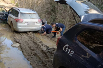 foto trei cercetatori rataciti in muntii buzaului au fost salvati dupa 10 ore de cautari 6800ff989b052