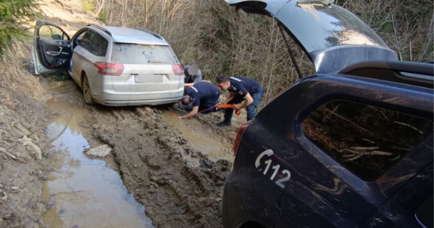 Trei aventurieri în căutare de cunoștințe, găsiți în Munții Buzăului după o noapte de neliniște! 1 foto trei cercetatori rataciti in muntii buzaului au fost salvati dupa 10 ore de cautari 6800ff989b052