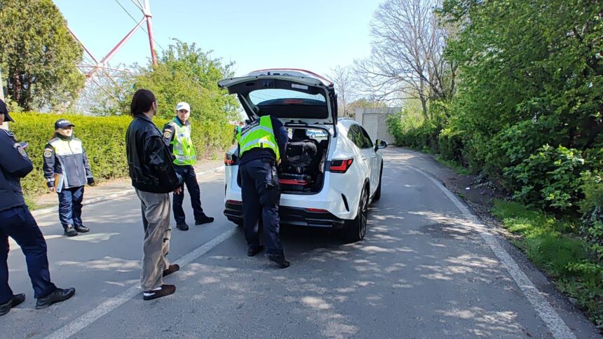Vama Veche, sub lupă: Intervenția poliției constănțene și a Gărzii de Coastă pentru asigurarea siguranței la graniță 1 foto video vama veche sub supraveghere actiune a politistilor constanteni si a garzii de coasta pentru siguranta in zona de frontiera 6800aaf94ea75