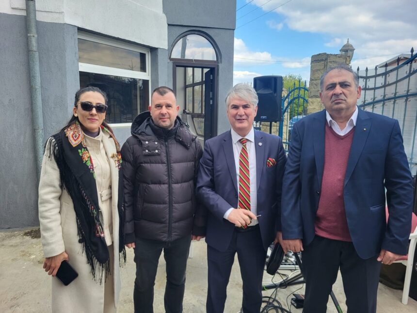 Constanța onorează Ziua Internațională a Romilor, alături de autorități și comunitatea locală 1 foto ziua internationala a romilor celebrata in constanta in prezenta autoritatilor si a comunitatii locale 67f530a0f3740