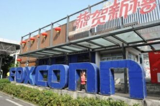 foxconn raporteaza venituri record in primul trimestru si avertizeaza asupra riscurilor geopolitice 67f3ba938592c