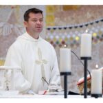 Francisc Doboș, preotul comunității Catolice Sacre Coeur: Să primem pe cei aleși în funcție de devotament, nu de interese personale! 3 francisc dobos parohul bisericii catolice sacre coeur in alegerea papei sa predomine slujirea nu interesele omenesti 68065bfb90767