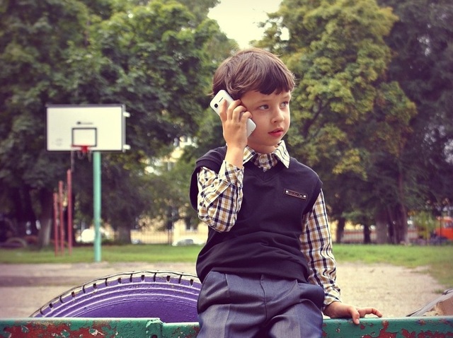 Franța pune capăt utilizării telefoanelor mobile în școlile gimnaziale 1 franta interzice telefoanele mobile in scolile gimnaziale 67f909718f7da
