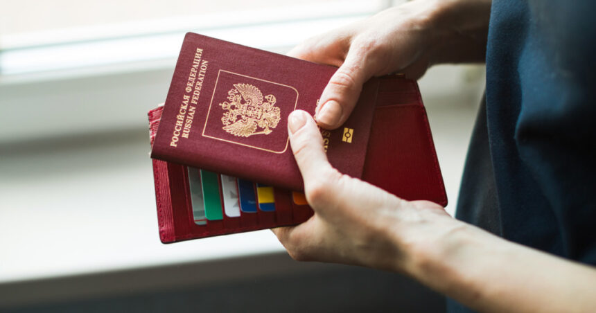 Franța ia măsuri stricte împotriva cererilor de viză din Rusia, temându-se de infiltrarea spionilor 1 franta respinge in masa cereri de viza venind din rusia de teama infiltrarii spionilor 680d1fad90176