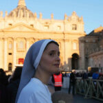 O dimineață de aur la înmormântarea Papei: Piața Sfântul Petru strălucește în lumina răsăritului 3 galerie foto cum a aratat piata sfantul petru in dimineata inmormantarii papei o lumina aurie a acoperit vaticanul de la primele ore 680c9ceb87121