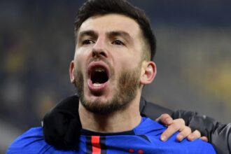 galerie foto mihai popescu gafa de proportii si a uitat rolul si i a luat locul lui tarnovanu in poarta kovacs i a dat direct rosu 680549fad35d8