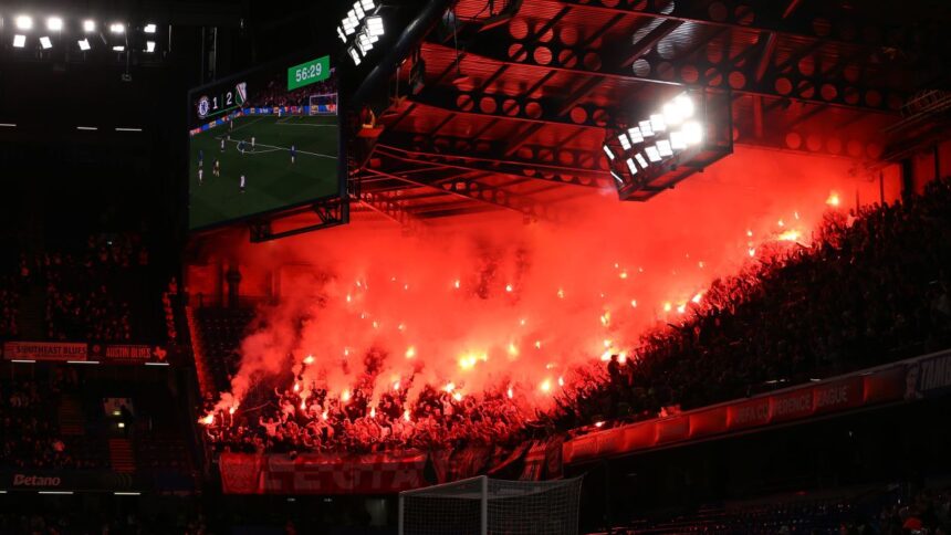 Polonezii au luminat Stamford Bridge! Capturi de neuitat de la confruntarea Chelsea - Legia Varșovia 1 galerie foto polonezii au aprins stamford bridge imagini de colectie de la chelsea legia varsovia 680173cba96fd