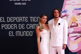 galerie foto tsitsidosa cuplul perfect din lumea tenisului tinutele exemplare de la gala premiilor laureus 6807abfc22006