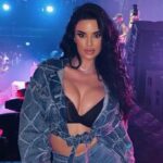 Ivana Knoll, fanii croați și misterul vârstei ei: Descoperă noua sa destinație și povestea din spatele pasiunii pentru fotbal! 2 galerie foto unde s a mutat si cati ani are de fapt ivana knoll suportera croata care a innebunit lumea fotbalului 680b43c1d2d49