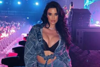 galerie foto unde s a mutat si cati ani are de fapt ivana knoll suportera croata care a innebunit lumea fotbalului 680b43c1d2d49